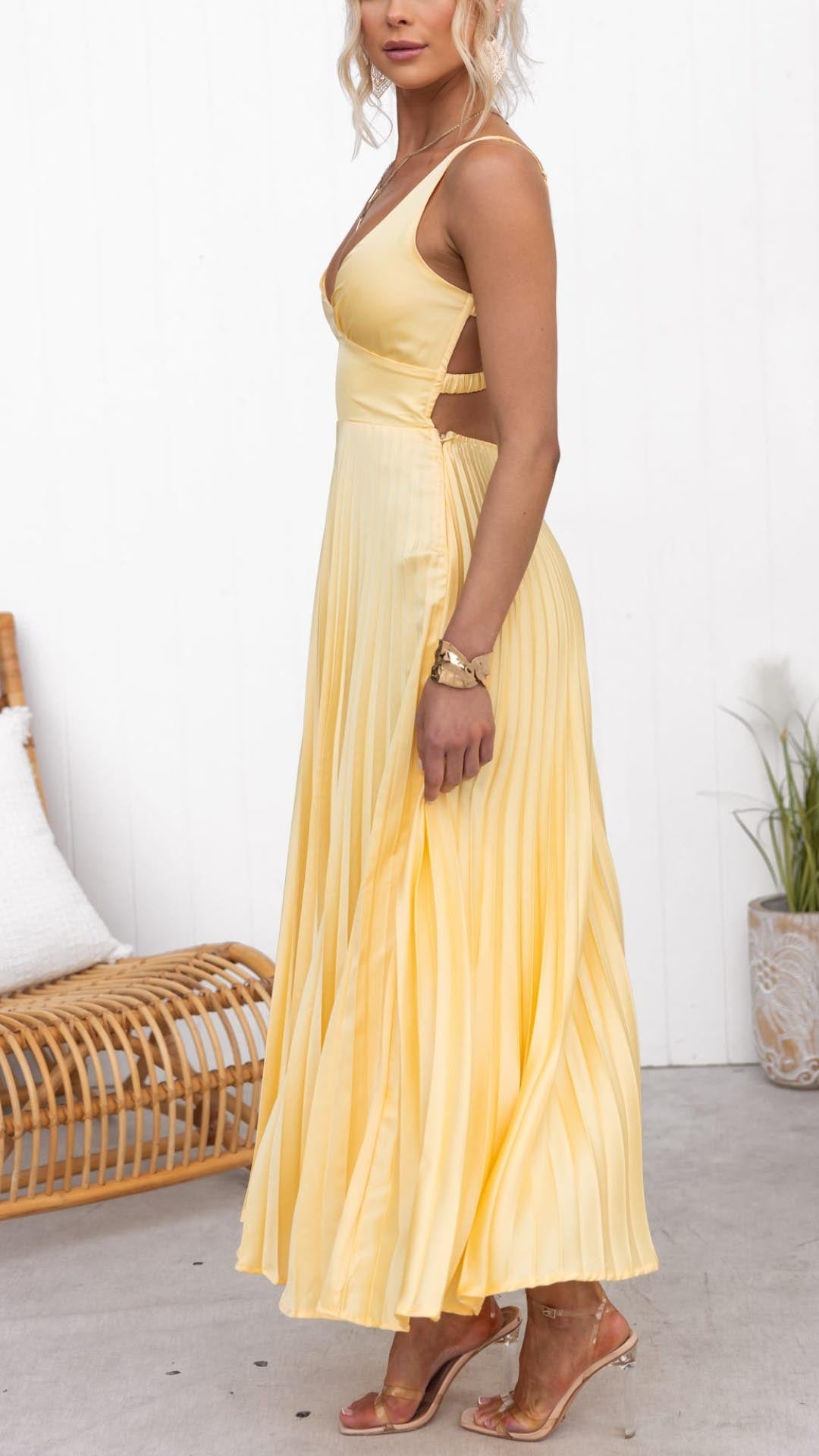 Aby - Robe Maxi Plissée Jaune à Décolleté en V